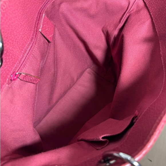 Authentic Gucci Brown and Red Tote Bag with Iconic GG Monogram - Picture 3 of 8